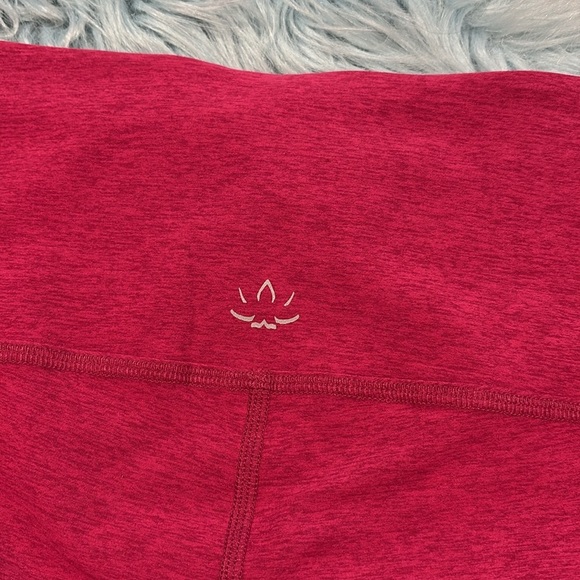 NWT Beyond Yoga Spacedye Out Of Pocket High Waisted Capri Leggings Dragonfruit - Picture 2 of 9